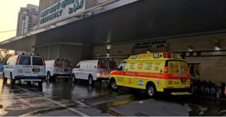 النقب: إصابة شابين جراء تعرضهما للطعن